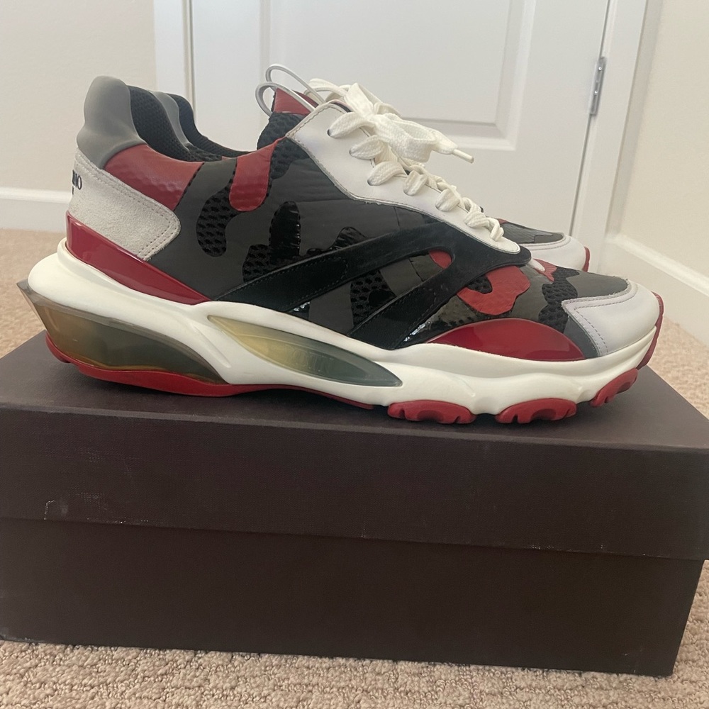 Selling my Valentino shoe